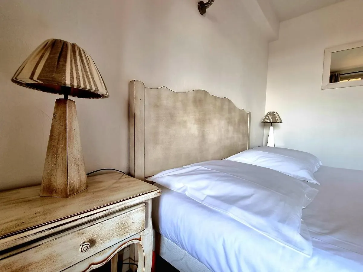 Castillon Des Baux Maussane-les-Alpilles 3*,  France